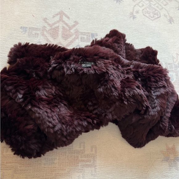 Theory Rich burgundy Fur Scarf - Picture 3 of 4